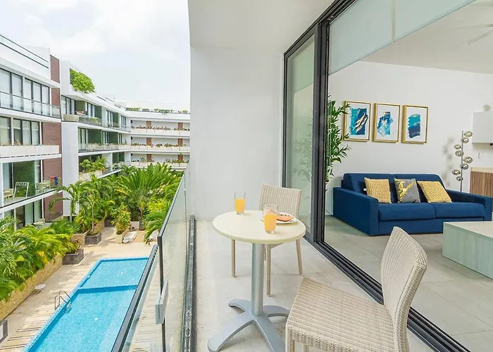 Lovely Space 4 Blocks From The Beach